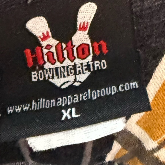 Bowling shirt size xl men vintage Hilton Retro black red  bowling pins - Picture 3 of 3